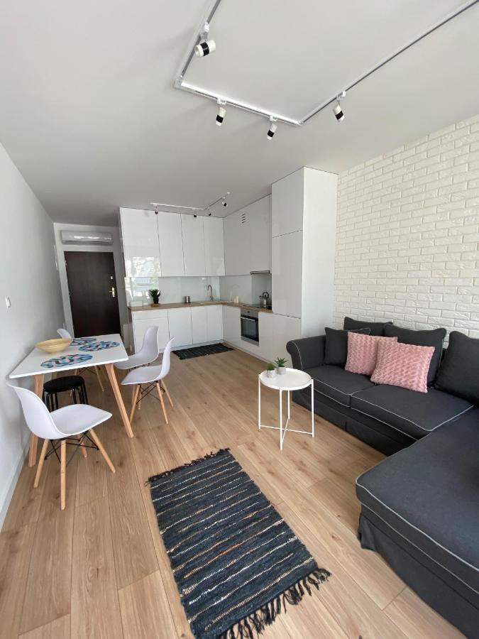 Apartament Meralia アウグストゥフ エクステリア 写真
